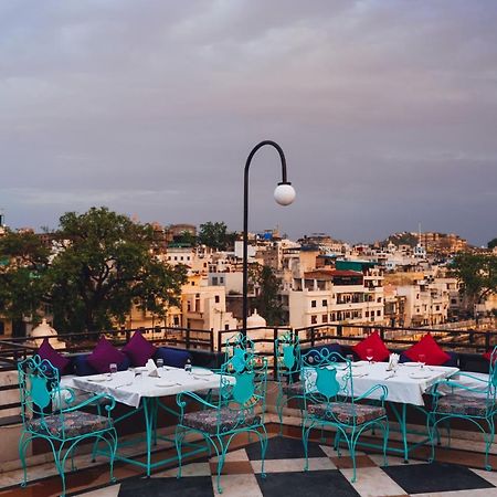 Hide-In Udaipur - A Lake View Boutique Hotel Экстерьер фото