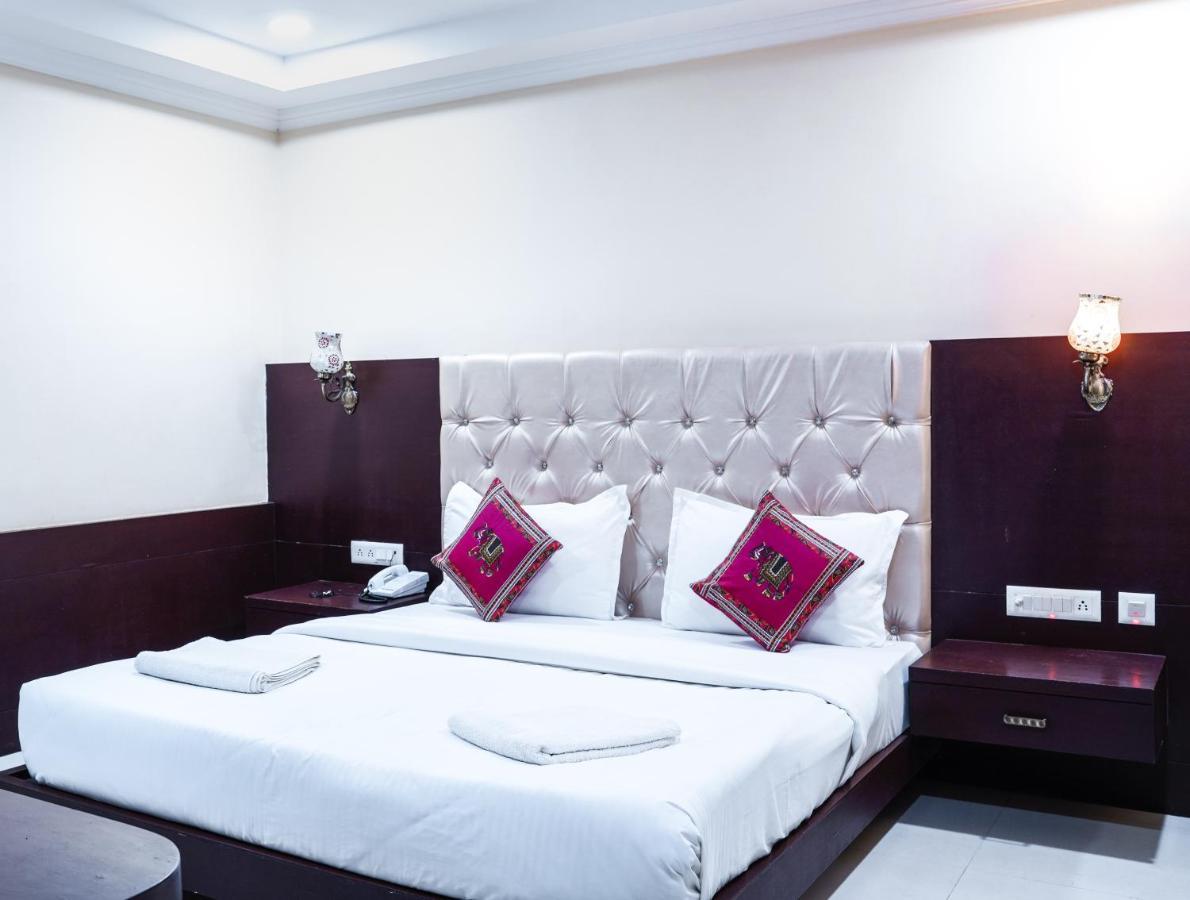 Hide-In Udaipur - A Lake View Boutique Hotel Экстерьер фото