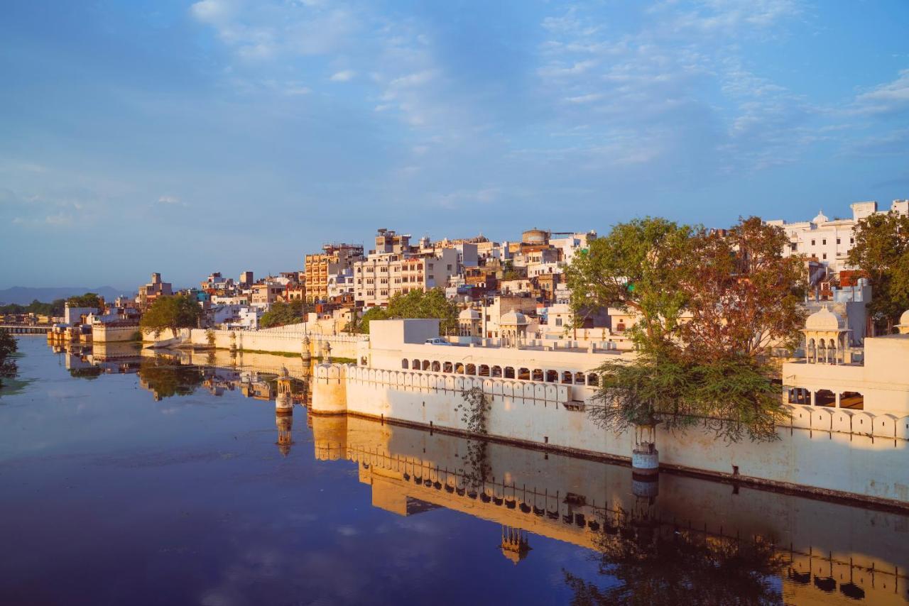 Hide-In Udaipur - A Lake View Boutique Hotel Экстерьер фото