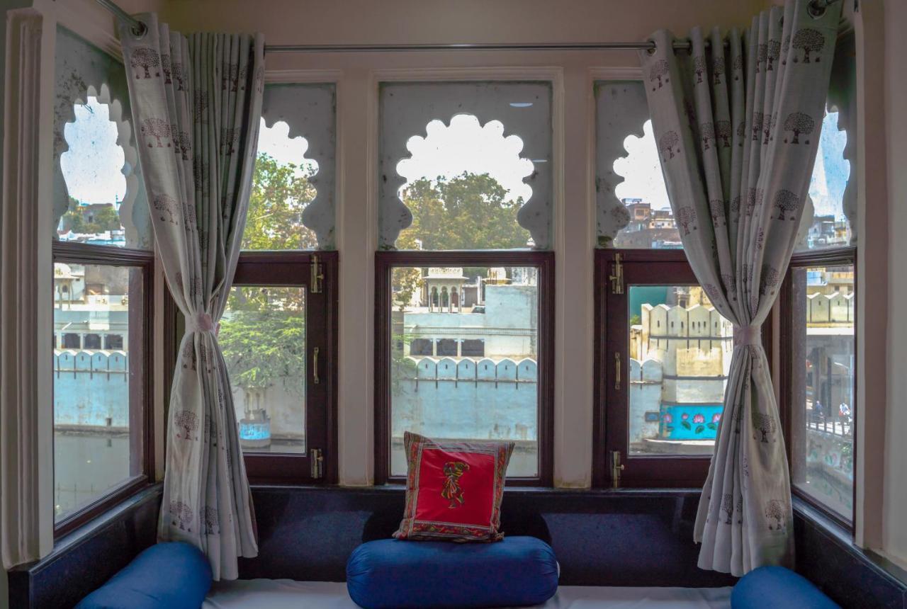 Hide-In Udaipur - A Lake View Boutique Hotel Экстерьер фото