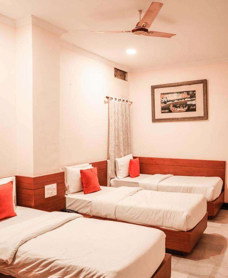 Hide-In Udaipur - A Lake View Boutique Hotel Экстерьер фото