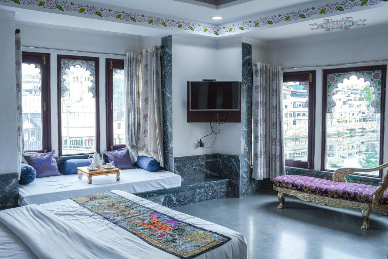 Hide-In Udaipur - A Lake View Boutique Hotel Экстерьер фото