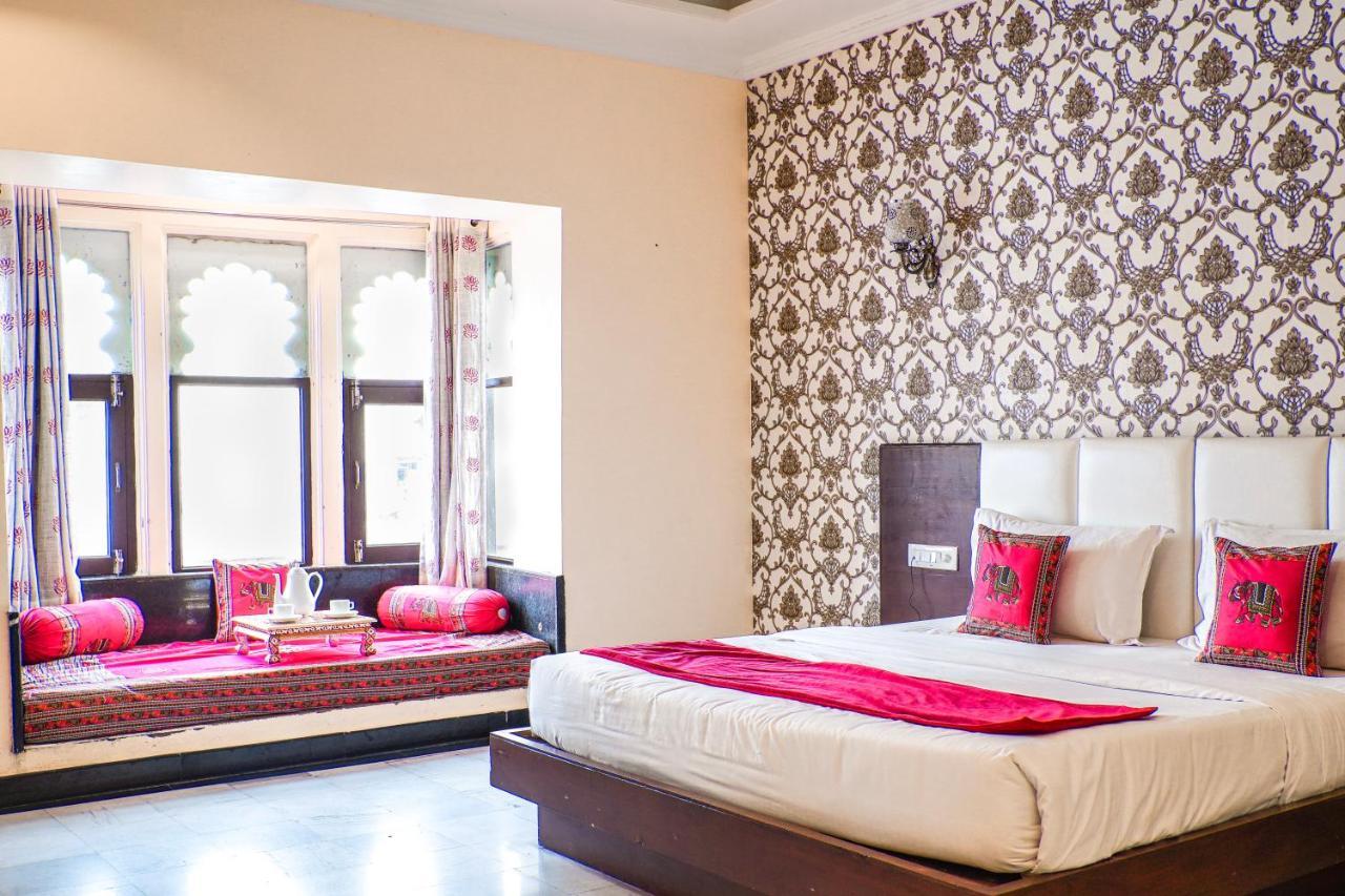 Hide-In Udaipur - A Lake View Boutique Hotel Экстерьер фото