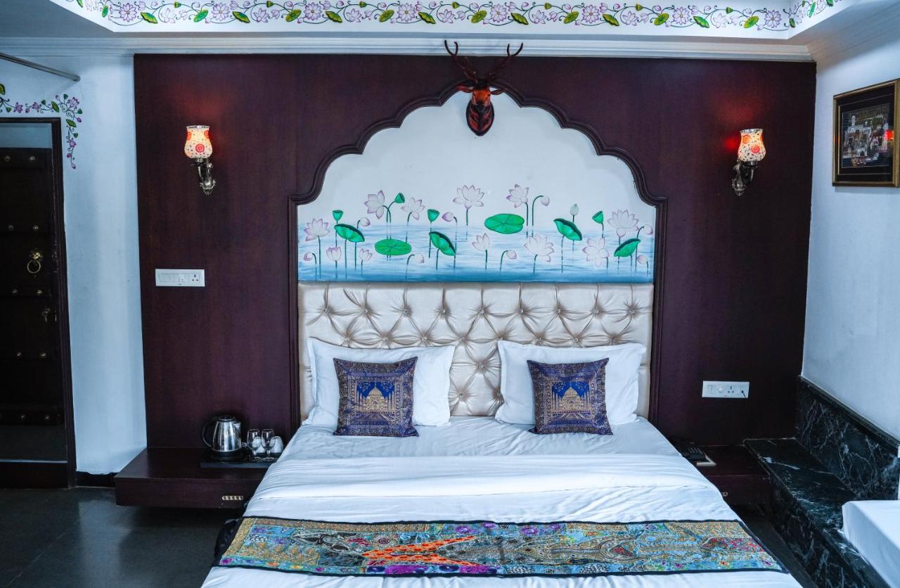 Hide-In Udaipur - A Lake View Boutique Hotel Экстерьер фото