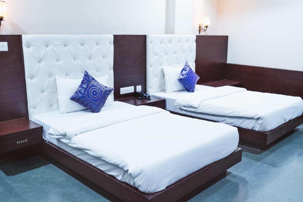 Hide-In Udaipur - A Lake View Boutique Hotel Экстерьер фото
