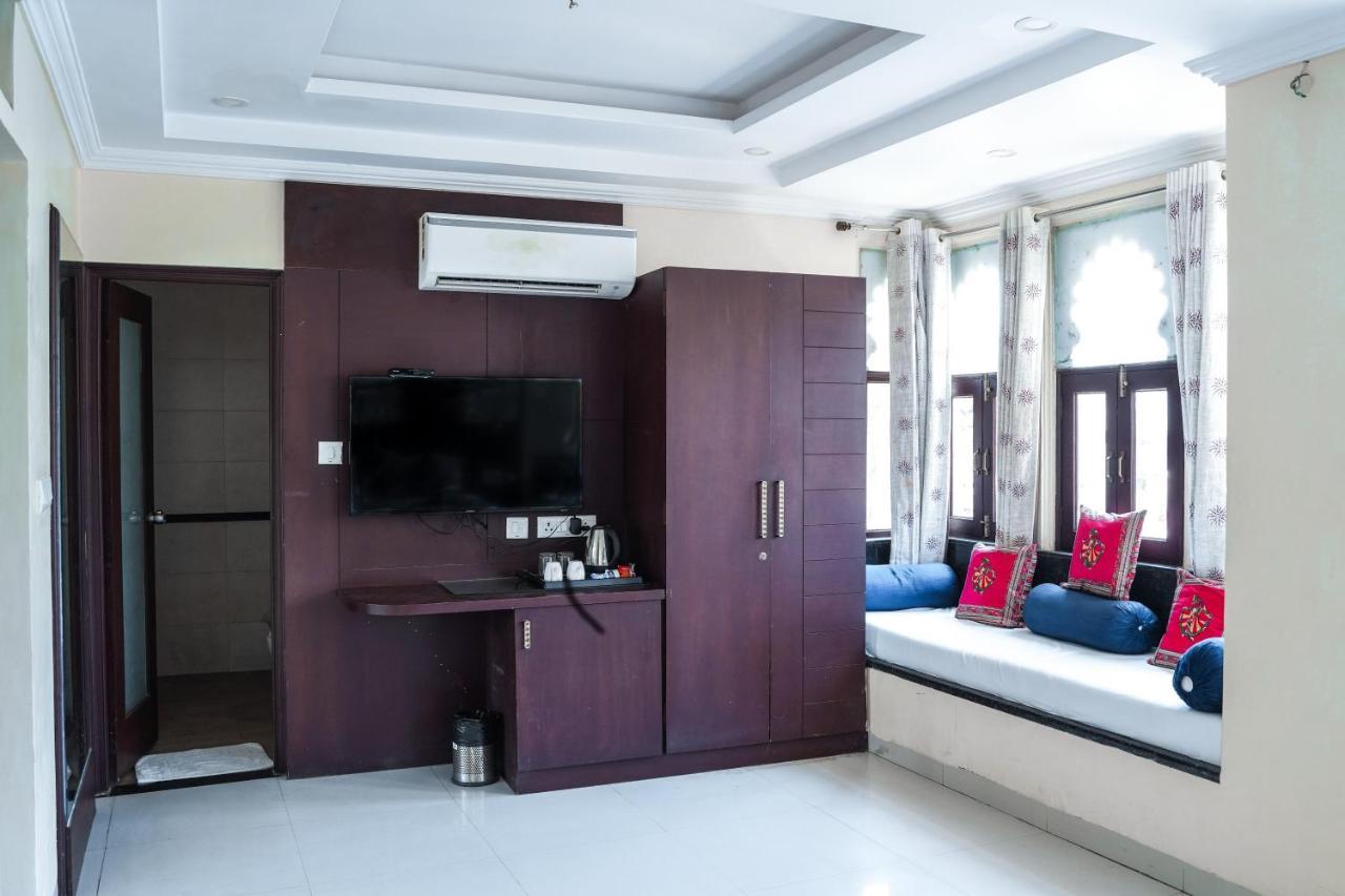 Hide-In Udaipur - A Lake View Boutique Hotel Экстерьер фото