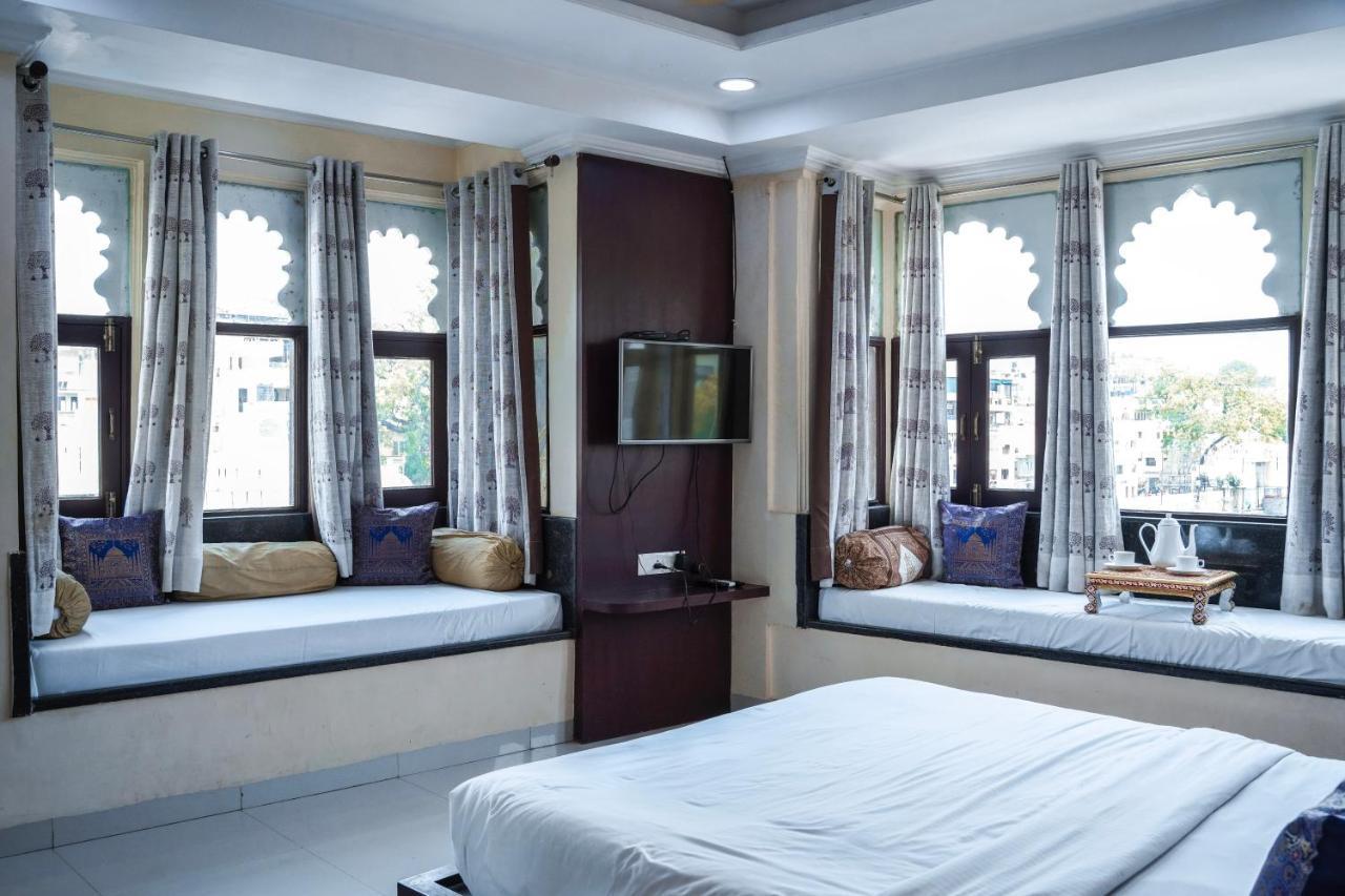 Hide-In Udaipur - A Lake View Boutique Hotel Экстерьер фото